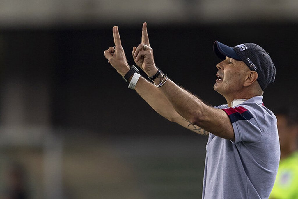 69-годишен клошар с невъзможно име: Как вкараха Синиша в болница с фалшива самоличност и научи за левкемията след 11-километров крос