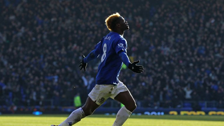 Луис Саха от Евертън отбеляза 4 гола за победата с 5:3 в пълния с екшън мач с Блекпул