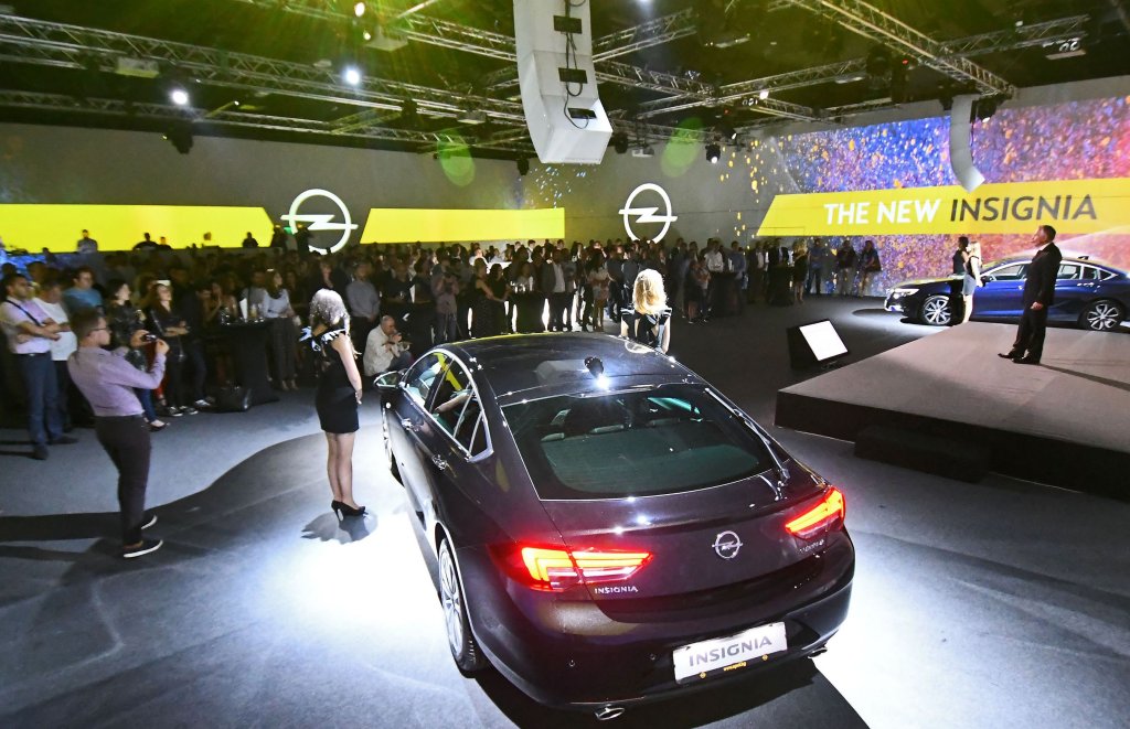За първи път при Opel новото поколение Insignia се предлага с интелигентна система за задвижване 4 Х 4 с torque vectoring, при която мощността се разпределя индивидуално към 4-те колела