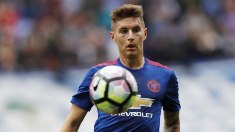 Гилермо Варела, дебютира на 5 декември 2015 срещу Уест Хем във Висшата лига
Прекара един сезон под наем в Реал Мадрид Б, а сега ще играе като преотстъпен в Айнтрахт.