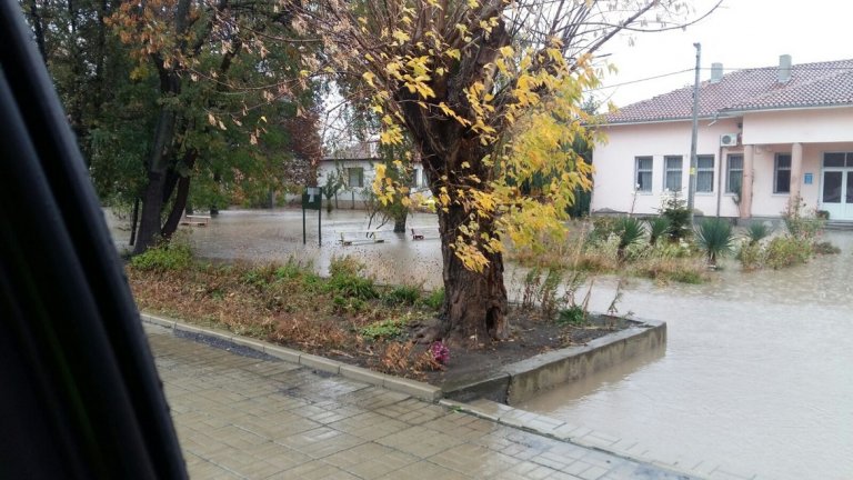Седем скъсани язовирни стени в Бургаско (СНИМКИ)