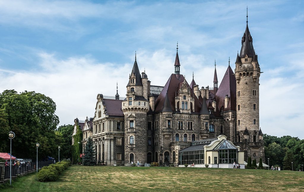 Zamek_Moszna_-_wschodnie_skrzydło
