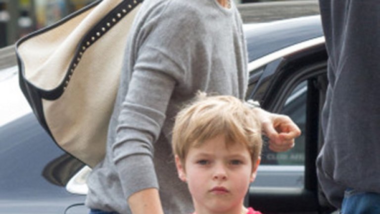 Гуинет Полтроу също е отдадена майка