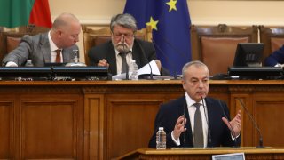 "За" гласуваха от ГЕРБ, БСП, ДПС и "Български възход"