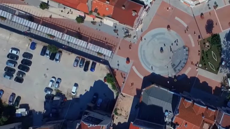 "Дупката", или импровизираният паркинг в центъра на Варна, досега беше собственост на Георги Гергов