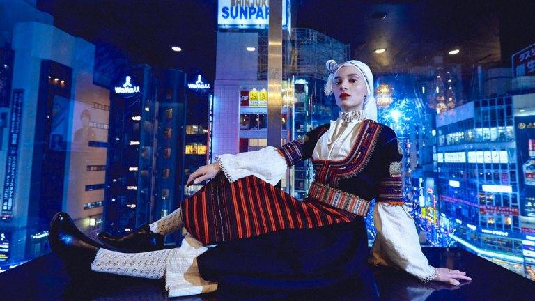 "+7 HOURS", проект на концептуална дизайнерска платформа "ИВАН АСЕН 22"
Фотограф: Бенджамин Хънг, с участието на Ирмена Чичикова