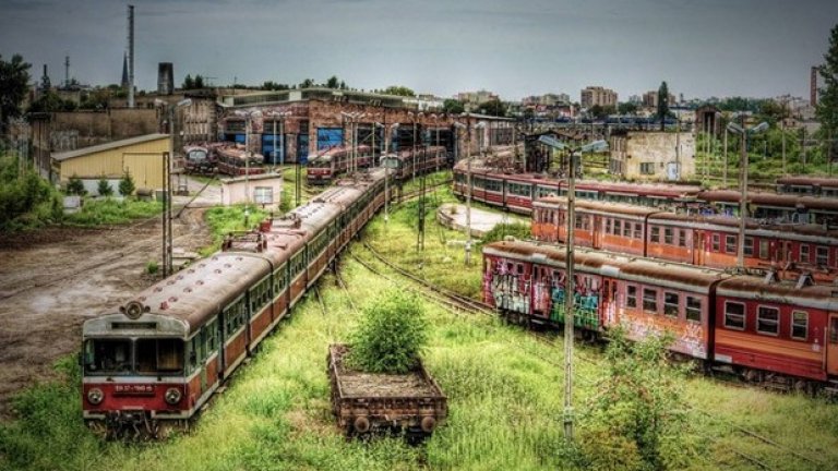 Изоставено влаково депо в Полша