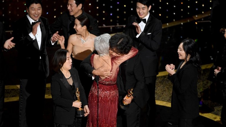 "Паразит" спечели "Оскар" за най-добър филм, най-добър режисьор, най-добър международен филм и най-добър оригинален сценарий.