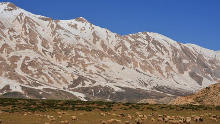 Планинската верига Загрос - най-голямата на територията на Иран