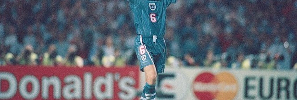 10. Дузпите на Англия през 1996-а
Стюърт Пиърс се реваншира за пропуска си през 1990, отбелязвайки от дузпа във вратата на Испания. Но 4 дни по-късно "Уембли" плака, след като Саутгейт пропусна срещу бъдещия шампион Германия.