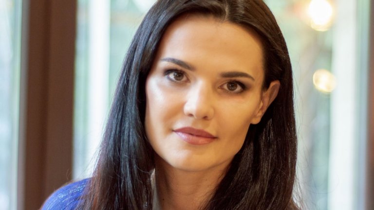 "Много е важно в този момент някой да върви до теб и да не те осъжда", казва специалистът по хранене и диетика д-р Мария Николова.