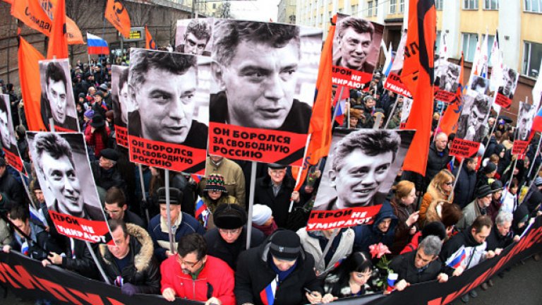 Сред официалните хипотези се прокрадват такива, които търсят ислямистки подбуди и такива, които виждат в убийството намеса на Украйна или опит за дестабилизиране на Русия