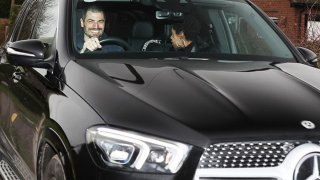 Джуд Белинган напусна Карингтън на задната седлка на черен „Мерцедес“, управляван от баща му Марк, който е полицай и бивш нападател по аматьорските лиги на Англия.