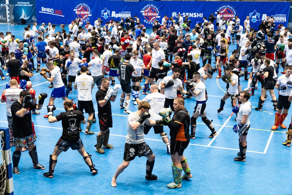 470+ участници, 35 държави, 11 легендарни инструктори, 18 елитни бойци