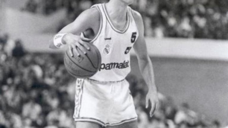 Великият покоен Дражен Петрович в единствения си сезон в Реал Мадрид - 1988-89 г. Спечели Купата на Краля и на Носителите на купи в Европа. Оттам хърватинът се пренесе зад Океана в НБА, а през 1993 г. светът изтръпна при новината за смъртта му в автомобилна катастрофа.