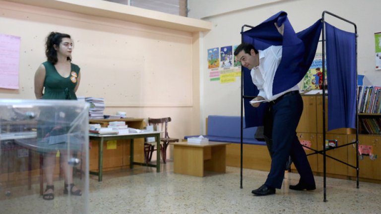 Ципрас победи на референдума. Но какво се случва с Гърция оттук нататък?