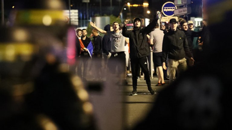 Кръв и в Лил: 36 арестувани, 16 в болница (видео)