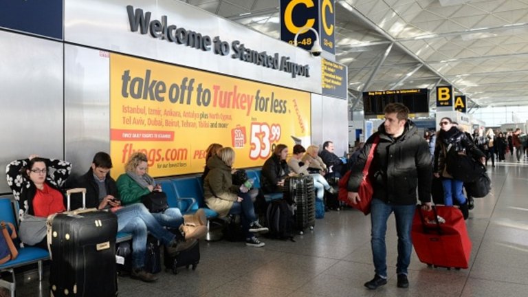 140. Летище Станстед, Лондон, Великобритания 
Обща оценка: 5,53 от 10
Точност на полетите: 6,2
Качество на обслужването: 5,8
Отзиви на пасажерите: 1,1