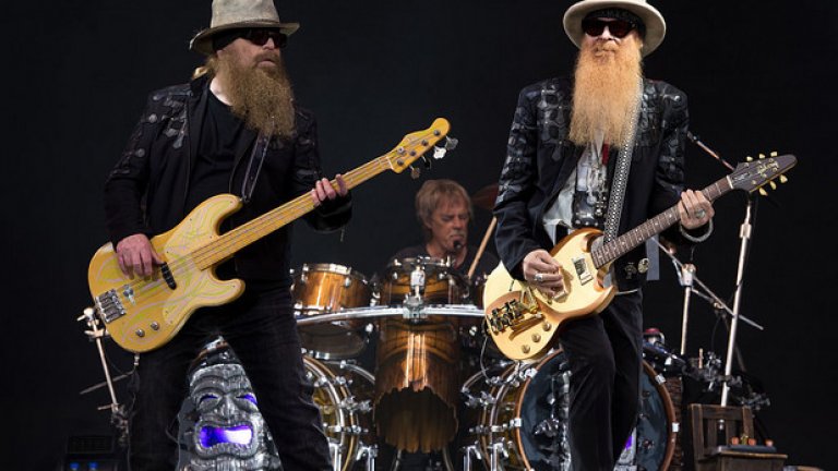 ZZ Top - Beer Drinkers and Hell Raisers 
Това парче е посветено на онези лоши момчета в кожени дрехи, които обичат да пият бира и да създават проблеми (на онези, които си го заслужават). 