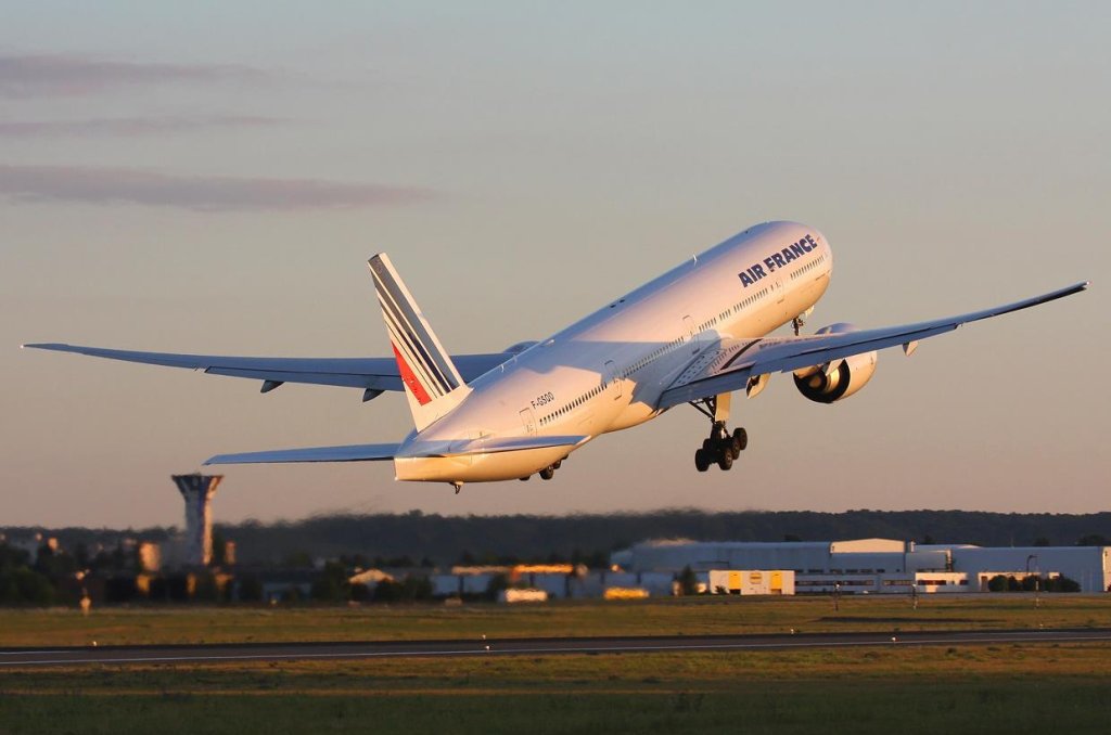 Air_France_Plane_1