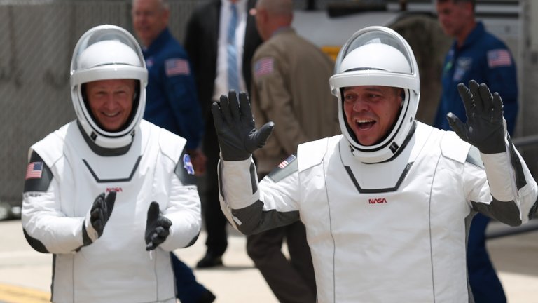 Лошото време отложи историческото изстрелване на астронавти от Space X в Космоса