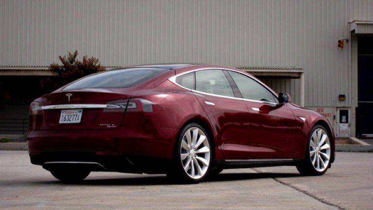 Model S е дълъг колкото Jaguar XF и по-широк от S-класата на Mercedes