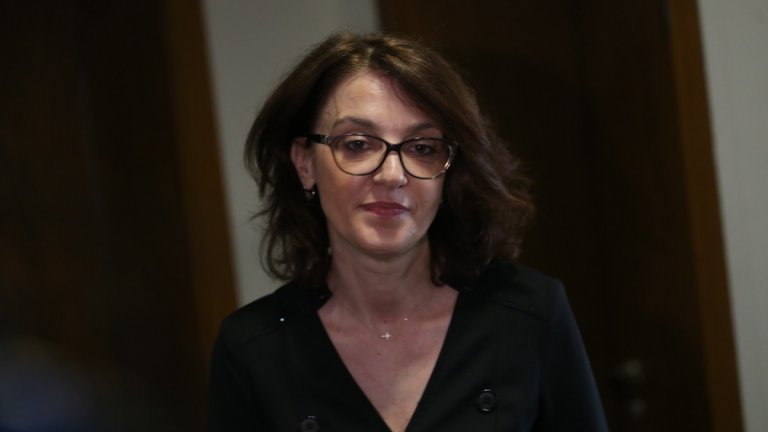 Маджарова беше единственият кандидат за поста