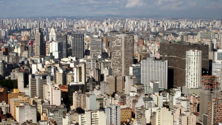 Наскоро се провежда мащабна полицейска операция, при която трафикантите и потребителите на дрога са премахнати от най-централните и представителни улици на града.