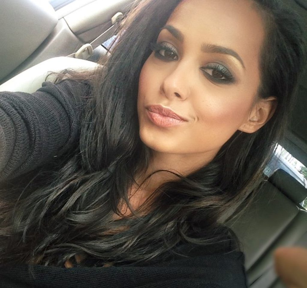 Lariss обожава selfies