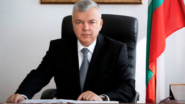 През юни 2014 г. настоящият началник на службата генерал Ангел Антонов заявява, че към онзи момент се охраняват петима души, които не влизат в стандартните отговорности на НСО. Той отказва да посочи имената им.
