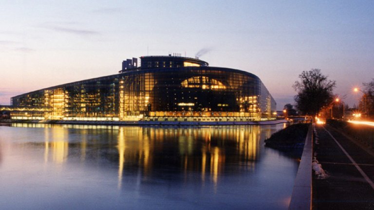 Европейският парламент предлага различни възможности за стажове и учебни посещения