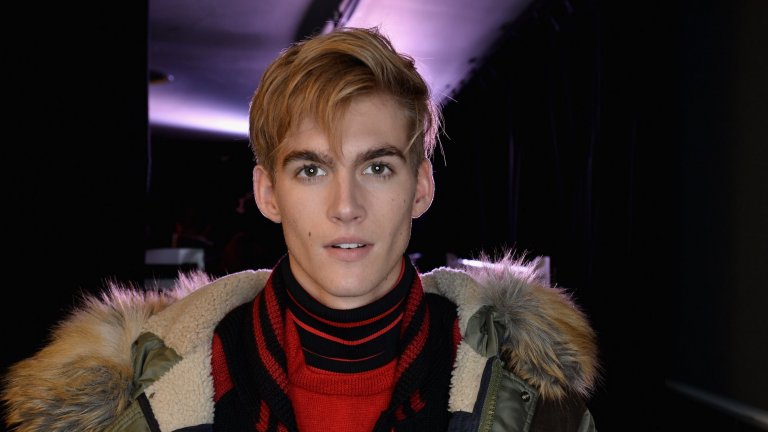 Пресли ГерберДокато сестра му Кая трупа успех след успех и върви по стъпките на майка си - Синди Кроуфорд, Пресли трупа гаф след гаф. Той има в биографията си опити да влезе в нощен клуб с фалшифицирани документи, когато е на 18 години, както и два ареста за шофиране в нетрезво състояние. Кариерата му на модел също не потръгва особено за разлика от тази на Кая.