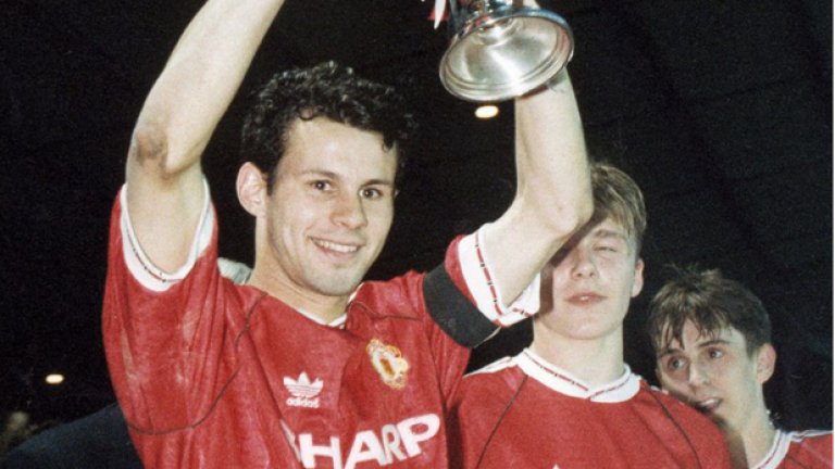 1989 г. Това вече е Райън Гигс, носител на Купата на ФА за младежи с Юнайтед, редом с Бекъм и Гари Невил.