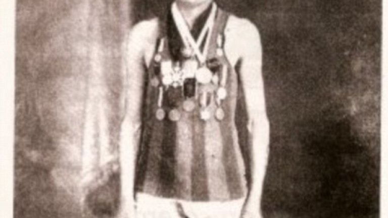 Първият е португалецът Франсиско Лазаро, на игрите в Стокхолм през 1912 г. Маратонецът припада по време на бягането, след като тялото му не издържа на жегата и обезводняването.
