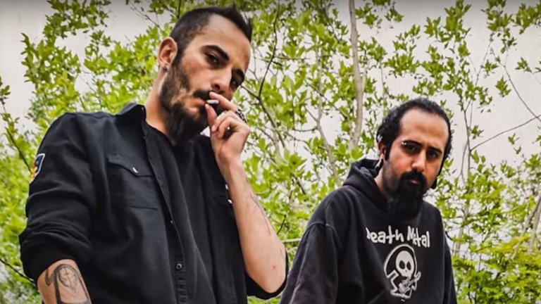 Иранската метъл банда Confess и какво е да минеш през ада заради музиката си