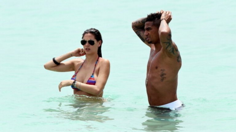 Кевин-Принс Боатенг: Контузия от много секс
Когато играеше в Милан, често се контузваше, а съпругата му Мелиса Сата разкри, че причината за разтеженията му се крие в твърде многото секс, който правят двамата. "Поне по 10 пъти на седмица", заяви супермоделът за жълто издание.