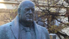 Паметник на Бойко Борисов се появи на площад "Гарибалди"