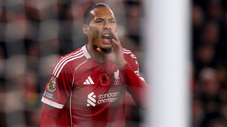 Ван Дайк отговори на критиките на Уейн Рууни