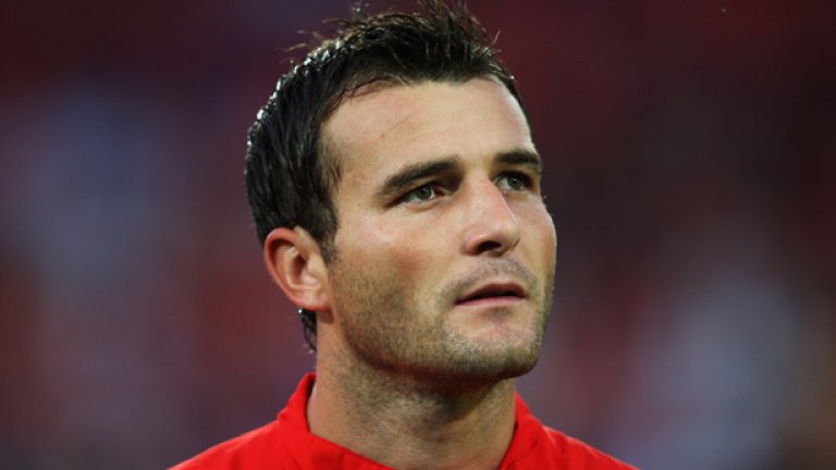 Голмайсторът на Швейцария за всички времена Александер Фрай вероятно ще започне като титуляр дербито на нашата група срещу Англия, след като на Мондиал 2010 се появяваше само като резерва заради контузия