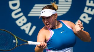 "Тесни рамене и гигантски гърди - ти имаш най-неспортното тяло в света"