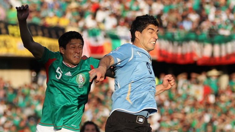 Въпреки очакванията за миролюбиво реми между Мексико и Уругвай, което би класирало и двата отбора, мачът бе много динамичен и оспорван и завърши с изненадваща победа на "урусите"