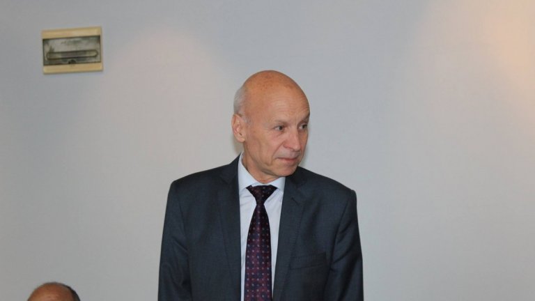 Беливанов обяви, че остава заради тези, които са го избрали