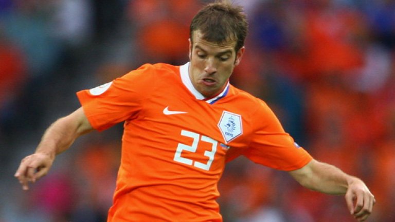 Холандският национал Ван дер Ваарт привлече интереса на големите отбори този сезон