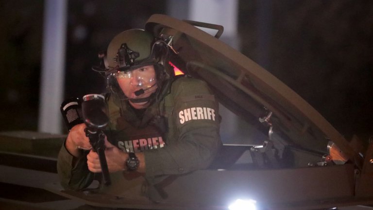 Бунт, кръв и горящи автомобили: Извънредно положение в Уисконсин след прострелян тъмнокож