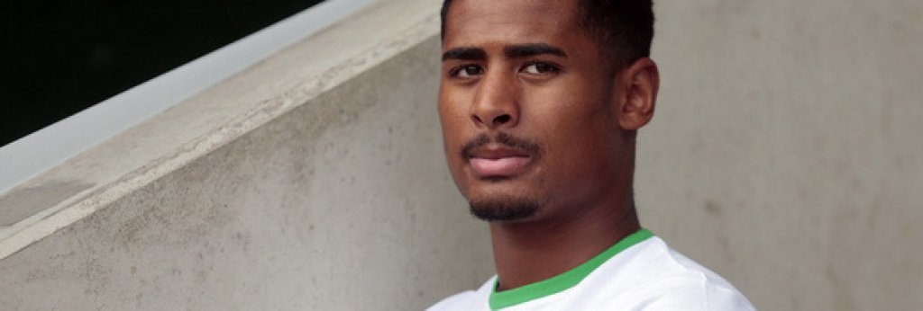 Сайди Янко, дебютира на 26 август 2014 срещу МК Донс за Купата на Лигата
Дебют и бенефис беше мачът срещу МК Донс за Янко, който премина под наем в Болтън, след което подписа със Селтик.