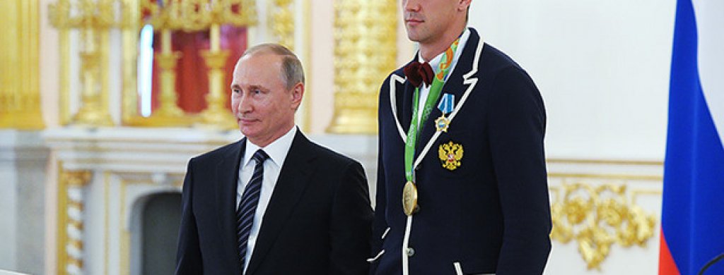 Путин раздаде пари, ордени и BMW-та на руските призьори