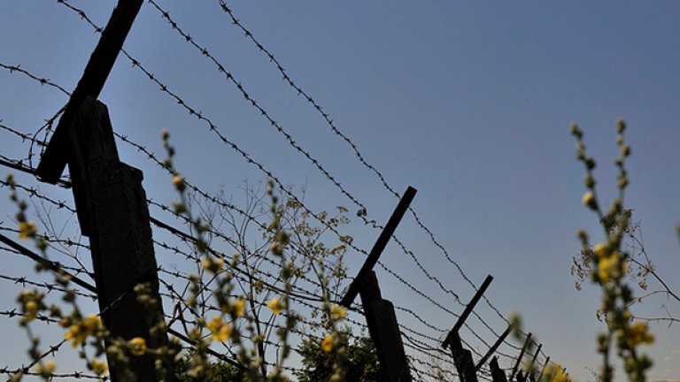 Бъчварова призна, че оградата по турската граница може да струва още няколко милиона отгоре