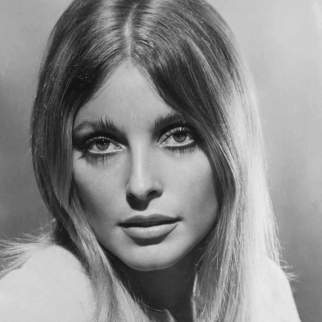 Sharon_Tate_Valley_of_the_Dolls_1967_-_Restoration