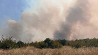 Над 10 хил. декара земя горят край най-големия ни военен полигон