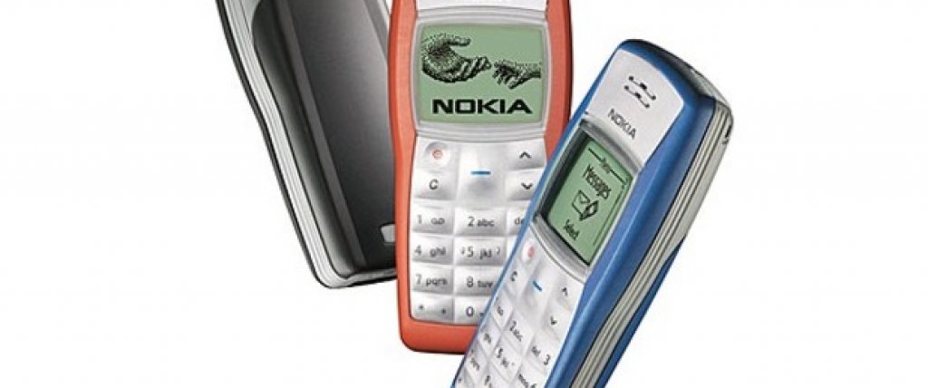 1. Nokia 1100

Макар да не е толкова известен колкото 3310, моделът Nokia 1100 влиза в историята като най-продаваният телефон на всички времена с над 250 милиона клиента. Когато през 2005 г. Nokia отчете своята продажба No. 1 000 000 000, предпочетеният модел се оказа именно 1100. За съжаление, телефонът отдавна вече не се произвежда. 
